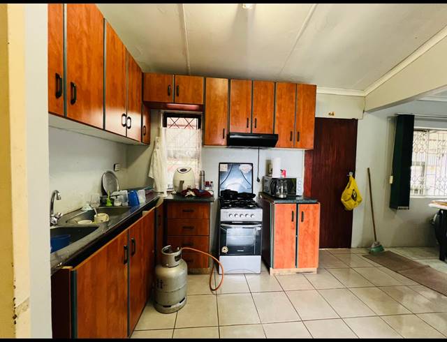 4 BEDROOM HOUSE FOR SALE IN HILLGROVE